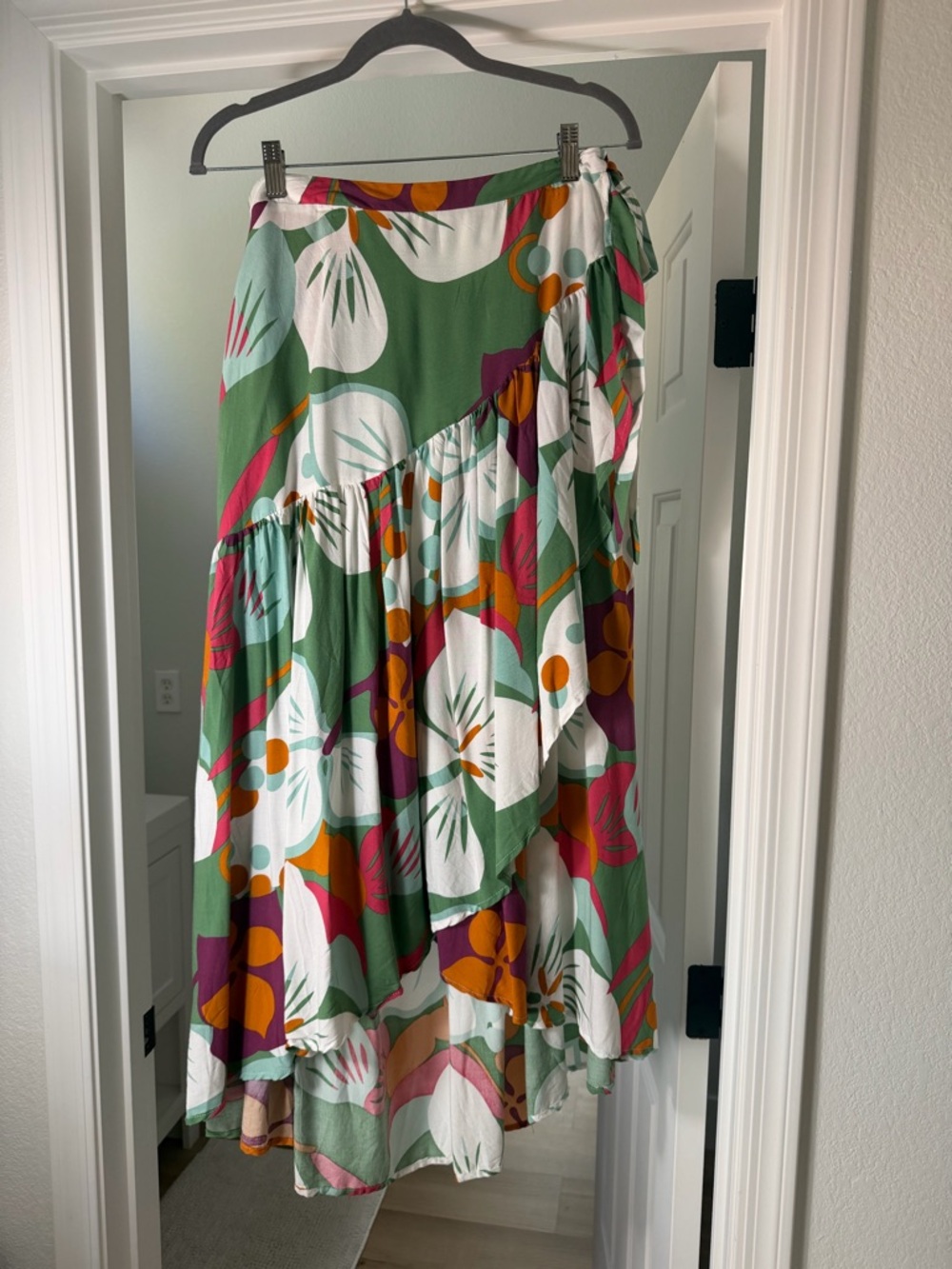 RACHEL Roy Green Floral High-Low Wrap Skirt with Colorful Accents. Size XS